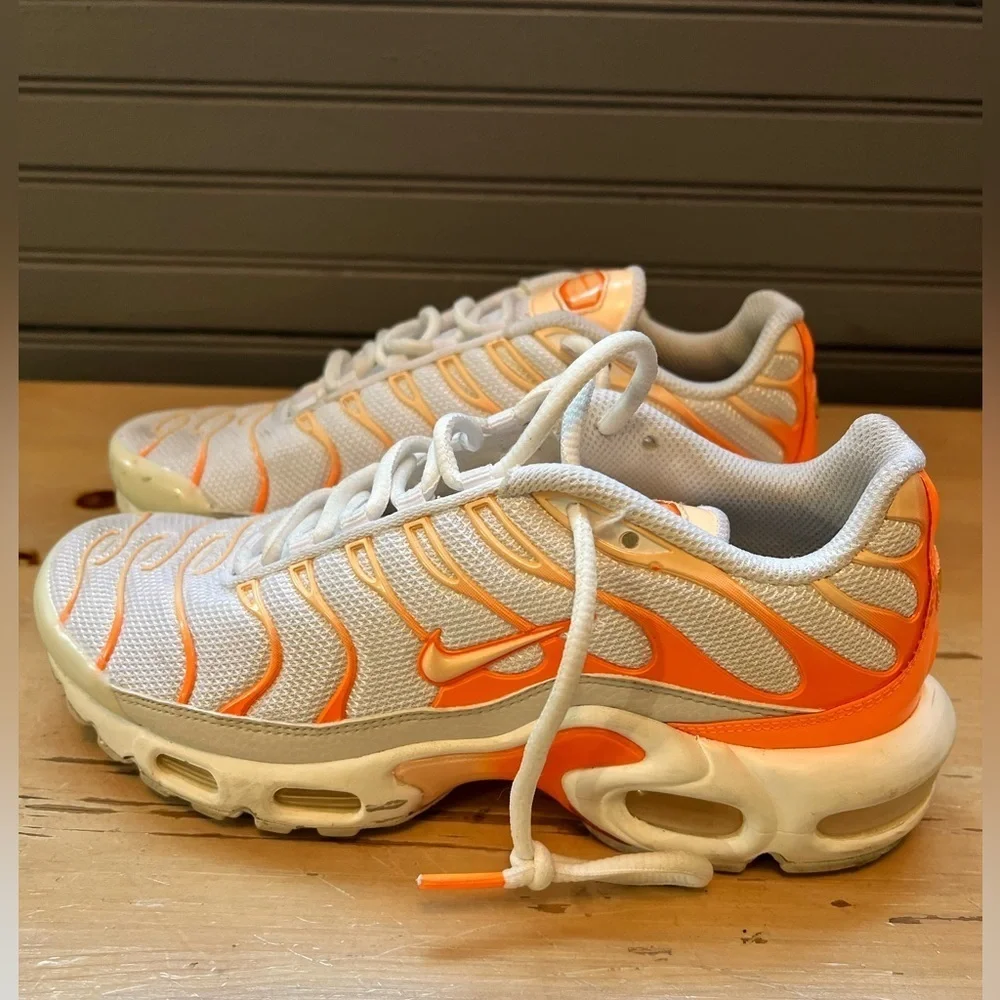 Nike Air Max Plus TN White Orange Shoes DM3033-100 Women’s Size 7